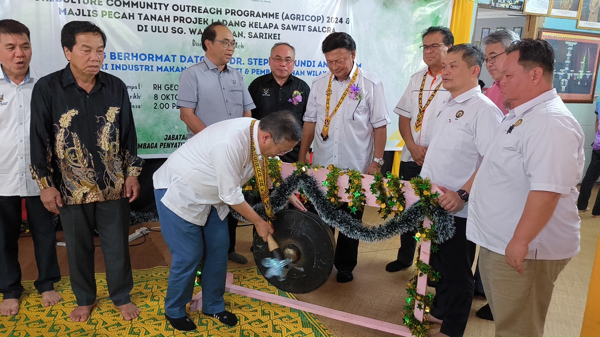 Datuk Martin Ben merasmikan penangguhan AgriCOP di Ulu Wak, Pakan